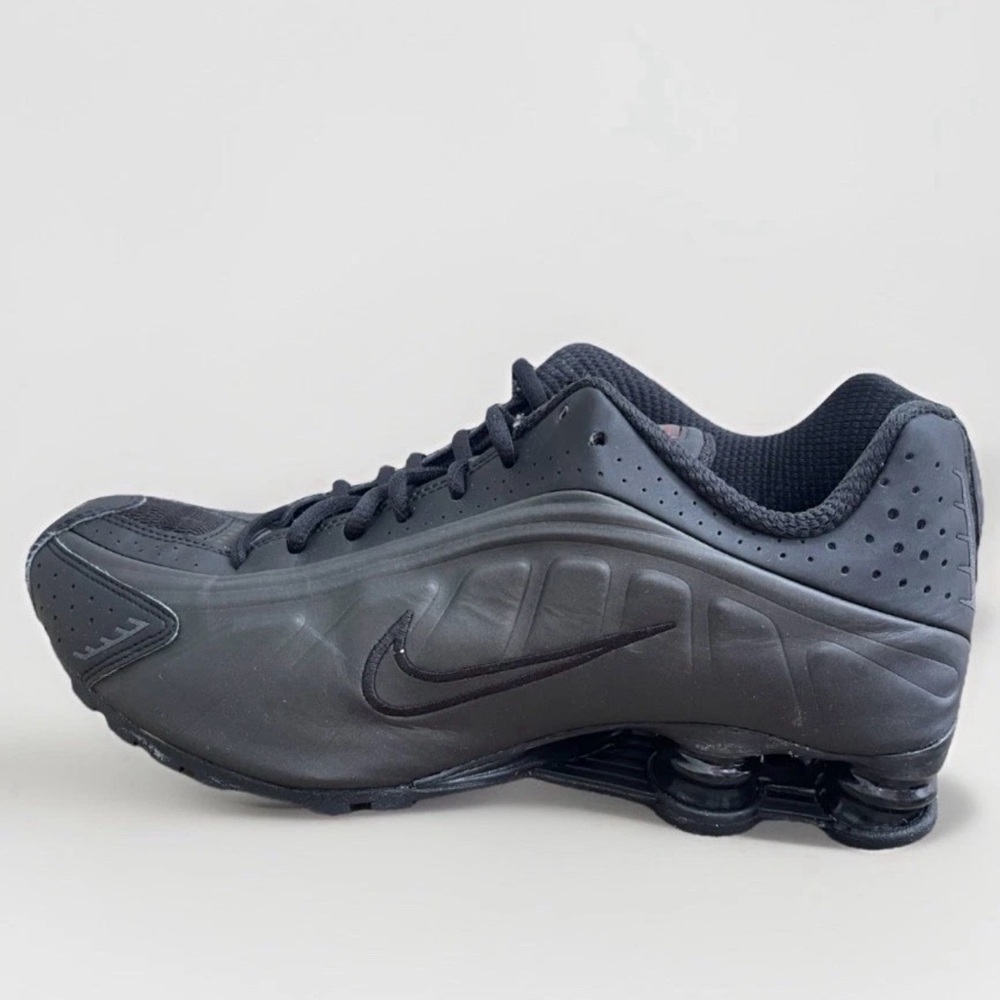 Size 11.5 - Nike Shox R4 Triple Black Bright Crimson HQ1988-001 Men’s BRAND NEW